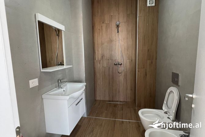 Ambient biznesi me qera 1+1 ne Tirane - 800 Euro