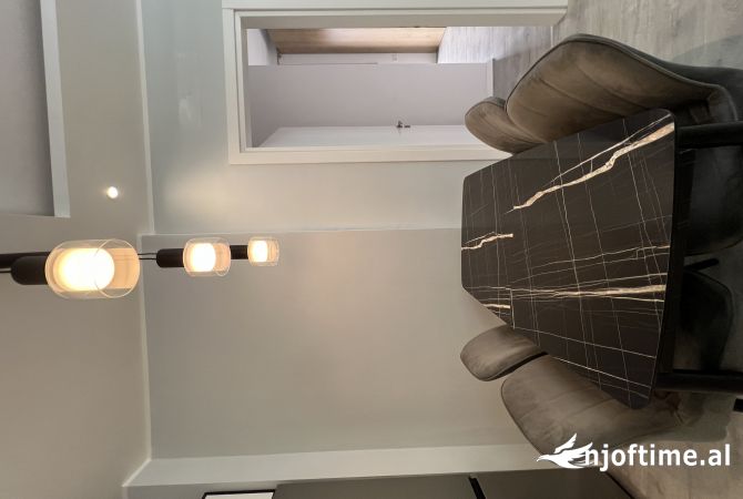 Shtepi me qera Apartament ne Tirane, 2+1, Mobilimi E mobiluar, Pagesa 650  Euro.