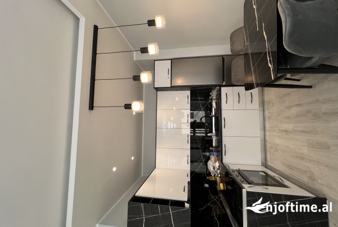 Shtepi me qera 2+1 ne Tirane - 650 Euro