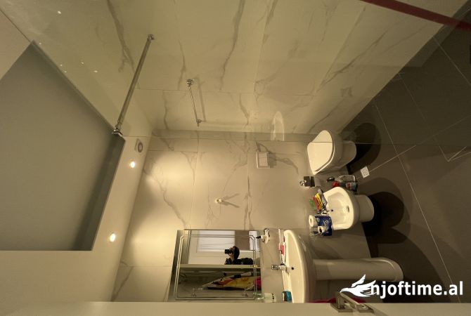 Shtepi me qera Apartament ne Tirane, 2+1, Mobilimi E mobiluar, Pagesa 650  Euro.