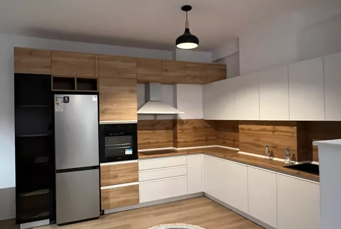 Shtepi ne shitje Apartament ne Tirane, 2+1, Mobilimi E mobiluar, Pagesa 246,800  Euro.