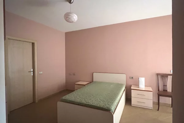 Shtepi me qera Apartament ne Tirane, 3+1, Mobilimi E mobiluar, Pagesa 800  Euro.