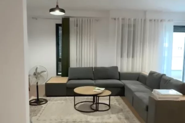 Shtepi ne shitje Apartament ne Tirane, 2+1, Mobilimi E mobiluar, Pagesa 246,800  Euro.