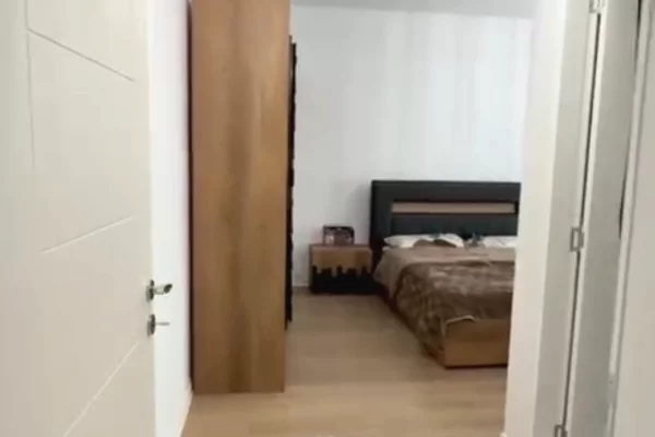 Shtepi ne shitje Apartament ne Tirane, 2+1, Mobilimi E mobiluar, Pagesa 246,800  Euro.