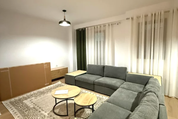 Shtepi ne shitje Apartament ne Tirane, 2+1, Mobilimi E mobiluar, Pagesa 246,800  Euro.