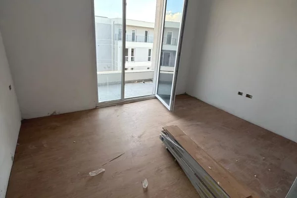 Apartment for sale in Tirana 2+1, Emty