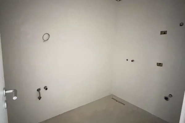 Apartment for sale in Tirana 2+1, Emty