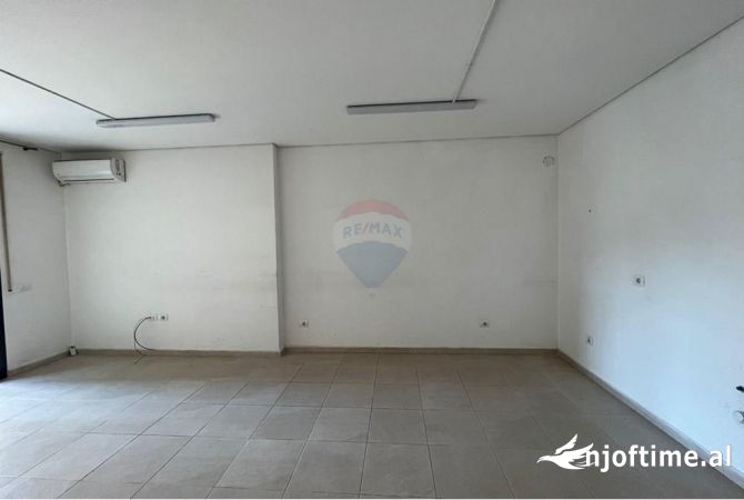 Ambient biznesi me qera 3+1 ne Tirane - 350 Euro