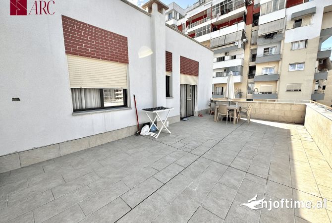 Shtepi ne shitje Apartament ne Tirane, 1+1, Mobilimi E mobiluar, Pagesa 135,000  Euro.
