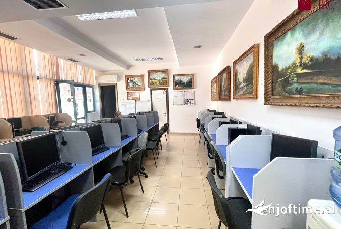 📢 Shitet Ambient Komercial Open Space prane Ambasades Amerikane!