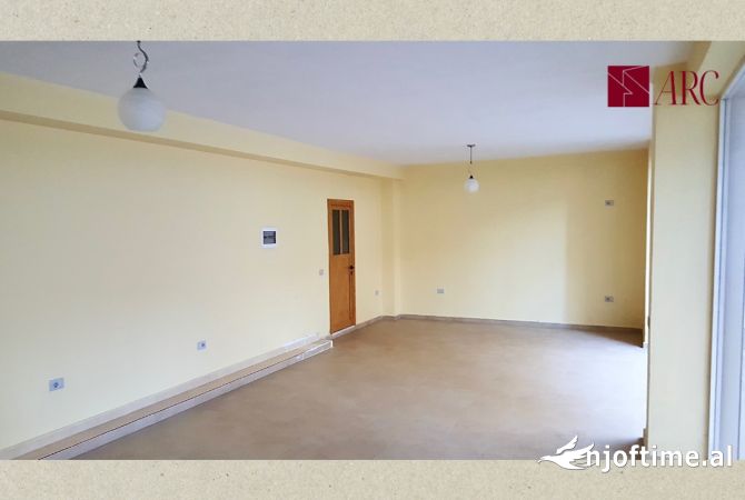 Ambient biznesi ne shitje 1+1 ne Tirane - 159,000 Euro