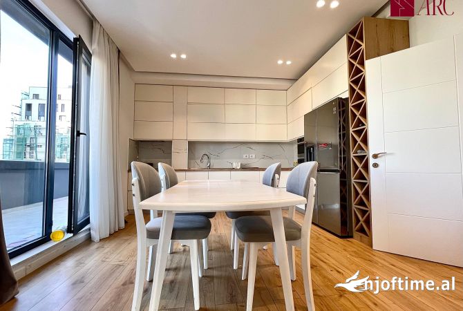 Shtepi ne shitje Apartament ne Tirane, 2+1, Mobilimi E mobiluar, Pagesa 300,000  Euro.