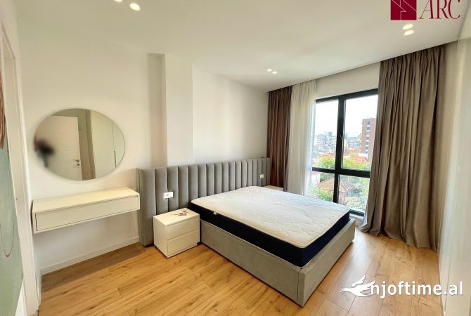 Shtepi ne shitje Apartament ne Tirane, 2+1, Mobilimi E mobiluar, Pagesa 300,000  Euro.