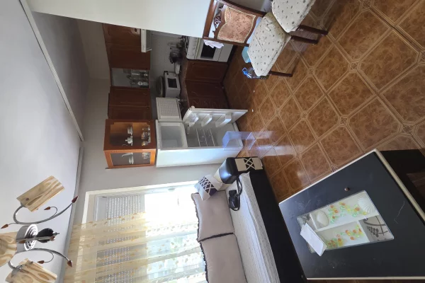 Shtepi ne shitje Apartament ne Lushnje, 2+1, Mobilimi E mobiluar, Pagesa 4,900,000  Leke.