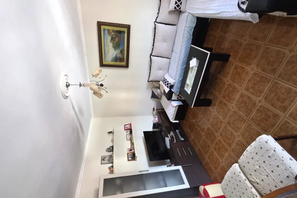 Shtepi ne shitje Apartament ne Lushnje, 2+1, Mobilimi E mobiluar, Pagesa 4,900,000  Leke.