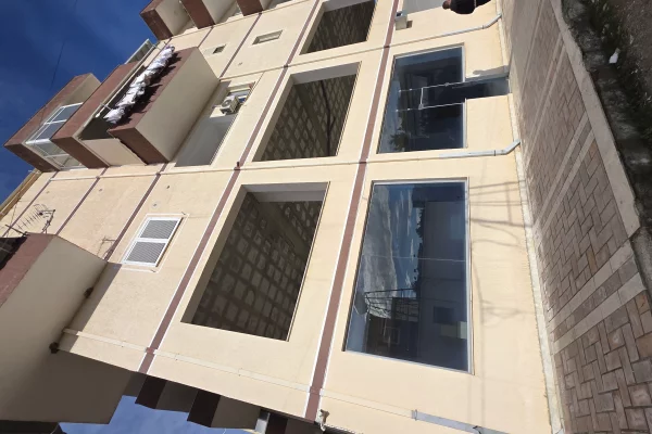 SHITET NJESI KOMERCIALE MUNDESI KTHIMI NE APARTAMENTE  DHOMA QIRA QENDER QYTETI LUSHNJE