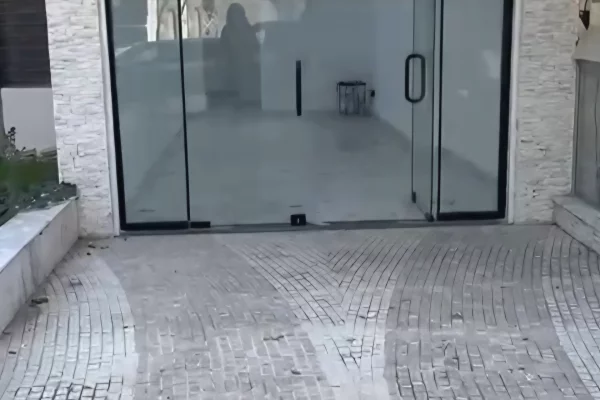 Ambient biznesi ne shitje 1+1 ne Lushnje - 6,600,000 Leke