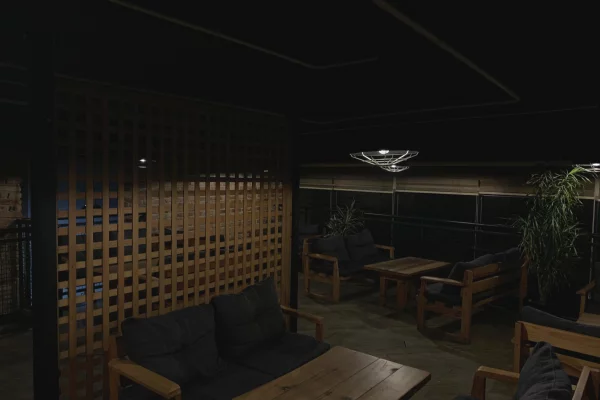 NJESI BIZNESI BAR–KAFE NE SHITJE BULEVARDI PALMAVE LUSHNJE