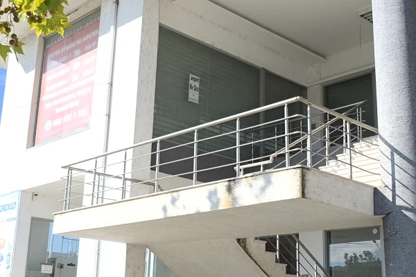 Shitet Njesi Komerciale Shetitorja Stadiumit Lushnje