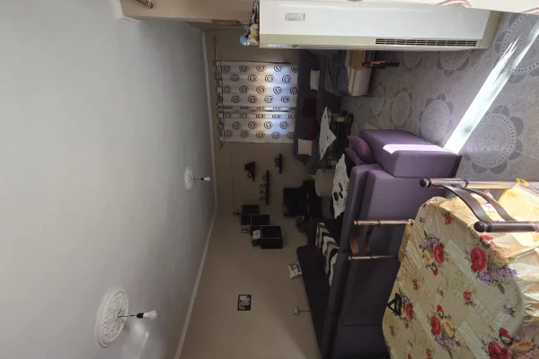 SHITET SHTEPI PRIVATE & DYQANE NE RRUGE KRYESORE LUSHNJE