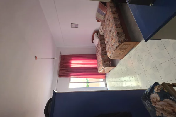 SHITET SHTEPI PRIVATE & DYQANE NE RRUGE KRYESORE LUSHNJE