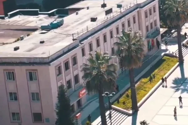 Truall ose Toke  ne Lushnje - 99,999 Euro