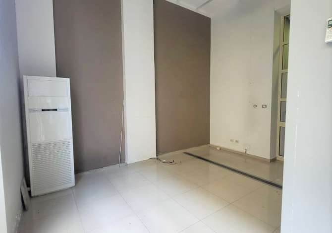 Zyre Me Qera, Rruga E Kavajes, Prane Eco Market, Tirane.