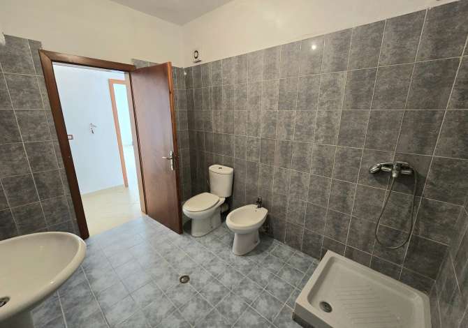 Shtepi ne shitje Apartament ne Tirane, 2+1, Mobilimi Bosh, pa mobiluar, Pagesa 155,500  Euro.