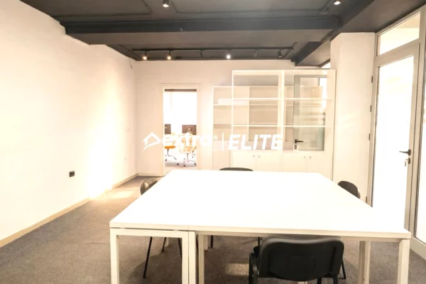 🔥 Jepet Zyre me Qira + Post Parkimi 🔥 Pazari i Ri, Tirane