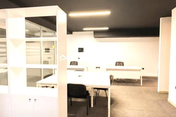 🔥 Jepet Zyre me Qira + Post Parkimi 🔥 Pazari i Ri, Tirane