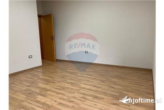 Shtepi me qera 2+1 ne Tirane - 550 Euro