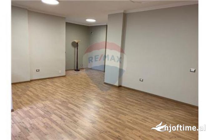 Shtepi me qera 2+1 ne Tirane - 550 Euro