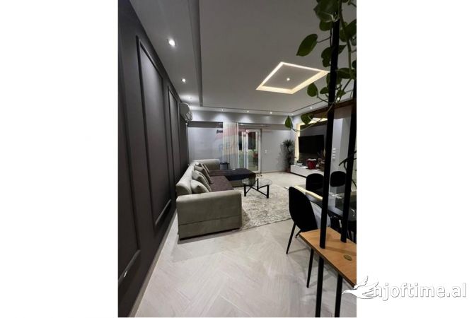 Shtepi ne shitje Apartament ne Tirane, 2+1, Mobilimi E mobiluar, Pagesa 147,000  Euro.