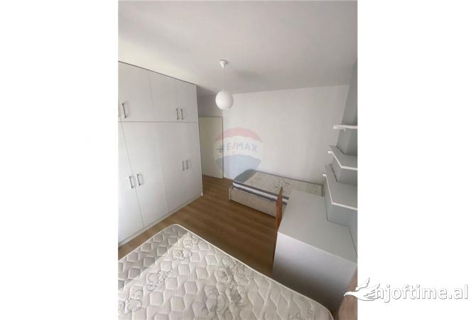 Shtepi ne shitje Apartament ne Tirane, 2+1, Mobilimi E mobiluar, Pagesa 229,000  Euro.