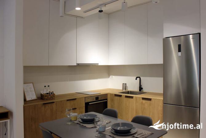 Shtepi me qera Apartament ne Tirane, 1+1, Mobilimi E mobiluar, Pagesa 650  Euro.