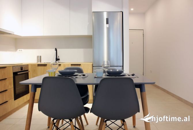 Shtepi me qera Apartament ne Tirane, 1+1, Mobilimi E mobiluar, Pagesa 650  Euro.