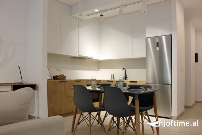 Shtepi me qera Apartament ne Tirane, 1+1, Mobilimi E mobiluar, Pagesa 650  Euro.