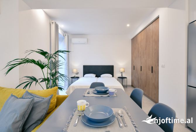 Shtepi me qera Apartament ne Tirane, Garsoniere, Mobilimi E mobiluar, Pagesa 60,000  Leke.