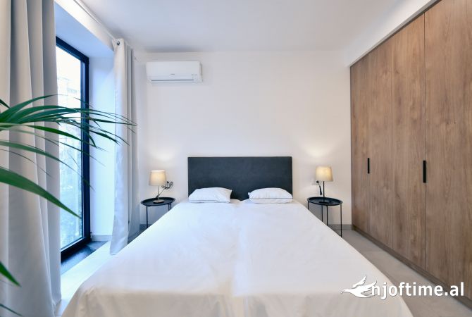 Shtepi me qera Apartament ne Tirane, Garsoniere, Mobilimi E mobiluar, Pagesa 60,000  Leke.