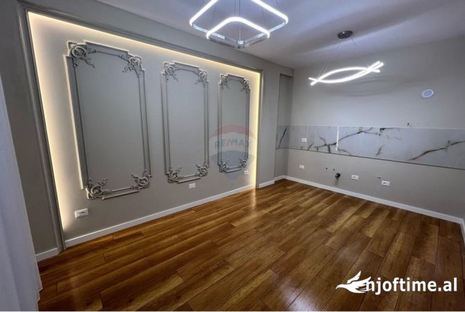 Shtepi ne shitje Apartament ne Tirane, 1+1, Mobilimi Bosh, pa mobiluar, Pagesa 135,000  Euro.