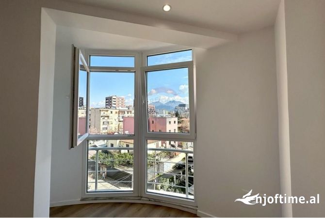 Shtepi ne shitje Apartament ne Tirane, 2+1, Mobilimi Bosh, pa mobiluar, Pagesa 195,000  Euro.