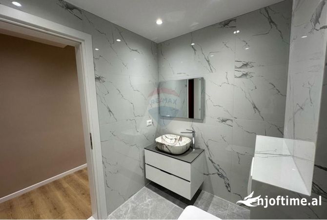 Shtepi ne shitje Apartament ne Tirane, 2+1, Mobilimi Bosh, pa mobiluar, Pagesa 195,000  Euro.