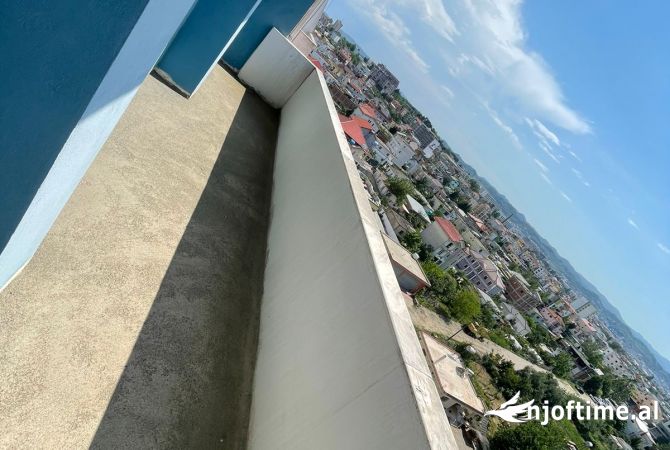 Shtepi ne shitje Apartament ne Tirane, 2+1, Mobilimi Bosh, pa mobiluar, Pagesa 100,000  Euro.