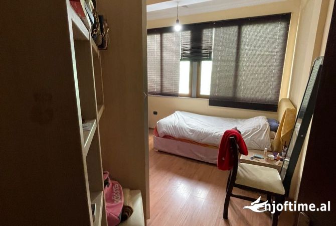 Shtepi me qera 3+1 ne Tirane - 1,500 Euro
