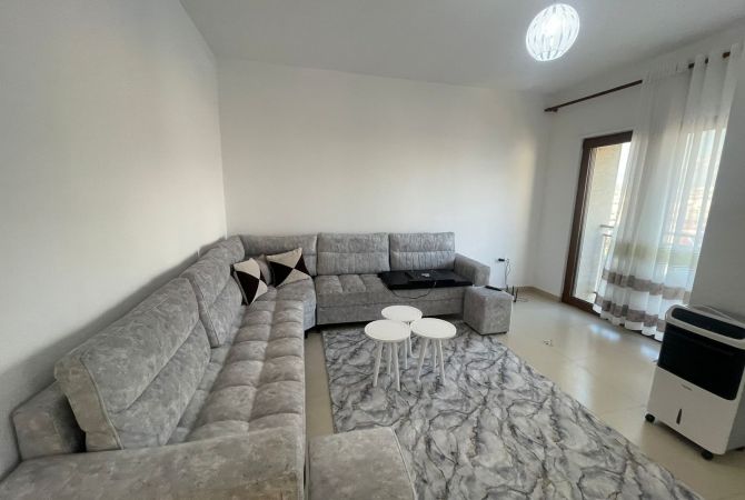 Shtepi me qera 2+1 ne Tirane - 35,000 Leke