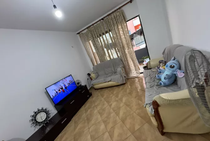Shtepi me qera 2+1 ne Tirane - 55,000 Leke