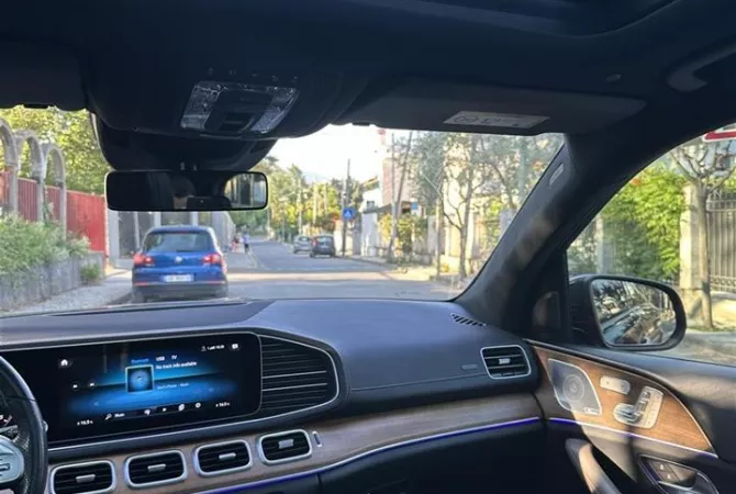 Cars for sale in Tirana, Mercedes-Benz, 2019 Diesel,Kambio Automatik Payment 75,000  Euro.