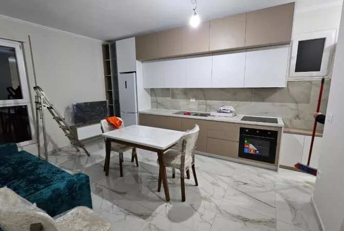 Shtepi me qera Apartament ne Tirane, 1+1, Mobilimi E mobiluar, Pagesa 550  Euro.