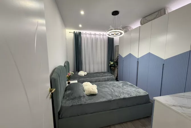 Shtepi ne shitje Apartament ne Tirane, 2+1, Mobilimi E mobiluar, Pagesa 160,000  Euro.