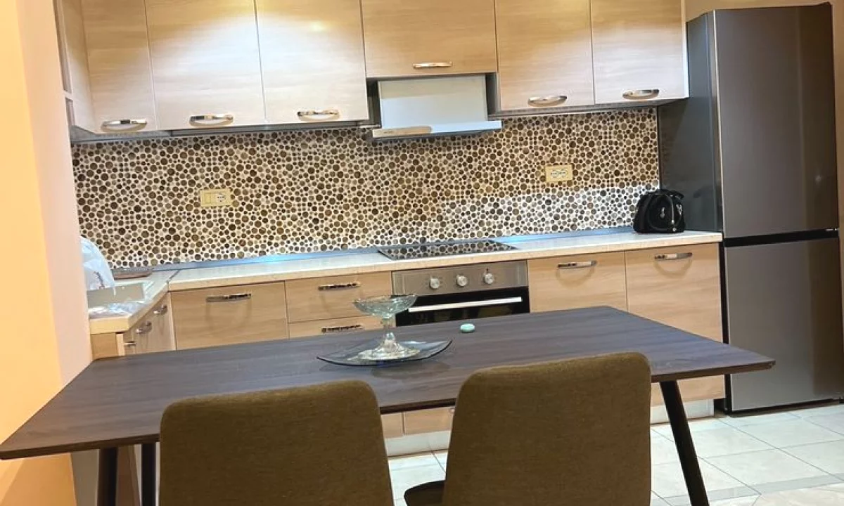 Shtepi me qera Apartament ne Tirane, 2+1, Mobilimi E mobiluar, Pagesa 500  Euro.